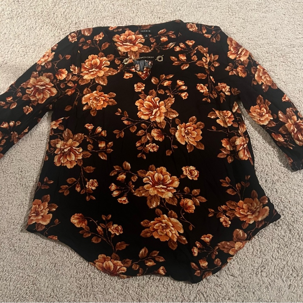 Torrid Black Dark Floral Blouse Boho Bohemian Gold Chain Neckline Size 0 (XL)